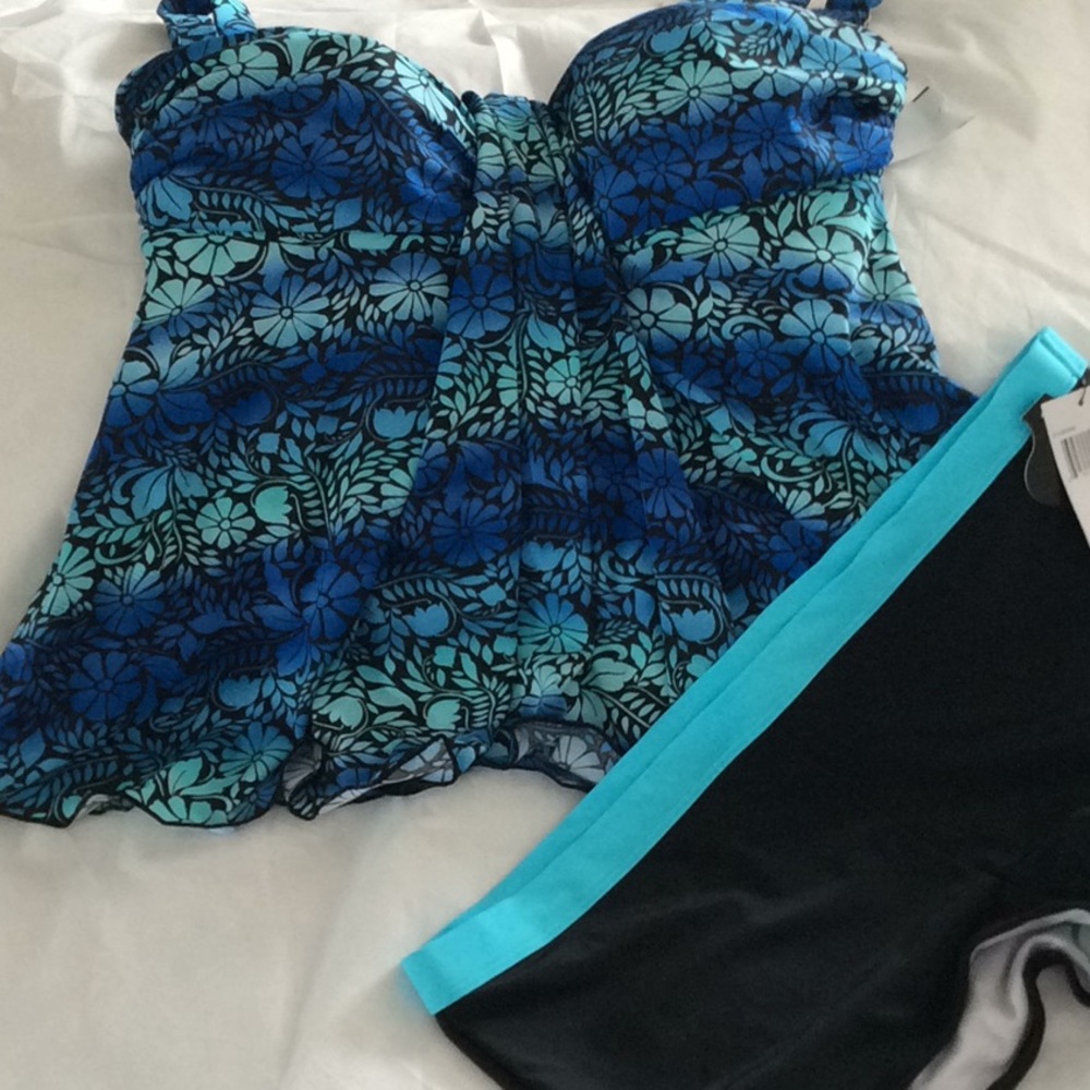 Teal Blue Abstract swim top and boy cut bottom.NWT